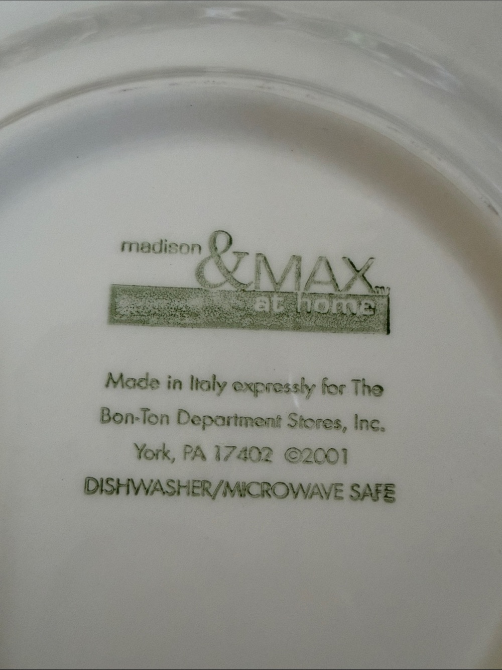 Madison & Max holiday plaid rim dessert salad plates 8-1/2" - set of 4 - Picture 6 of 6